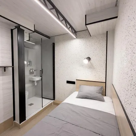 Capsule hotel Almorada