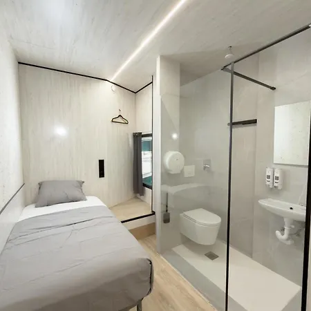 Almorada Capsule hotel *