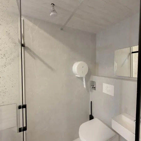 Almorada Capsule hotel *