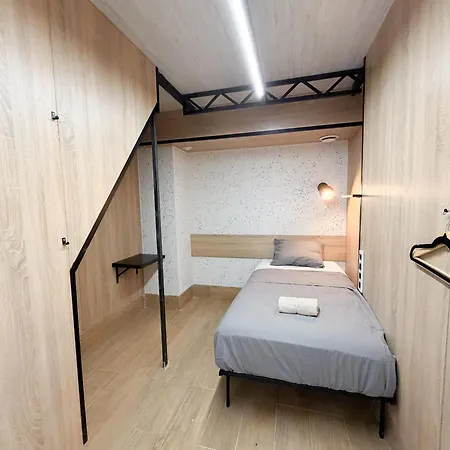 Capsule hotel Almorada Valencia