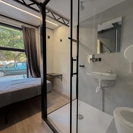 Almorada Capsule hotel *