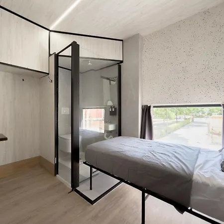 Capsule hotel Almorada *