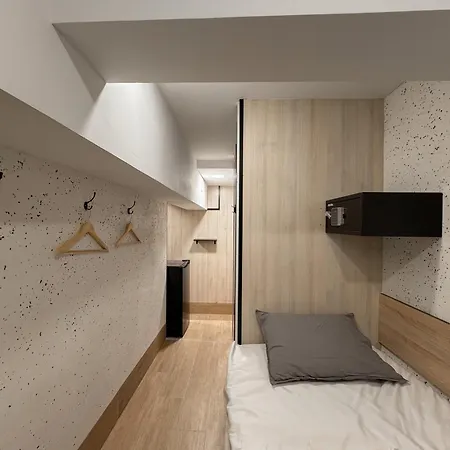 Capsule hotel Almorada Valencia