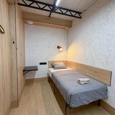 Almorada Capsule hotel *